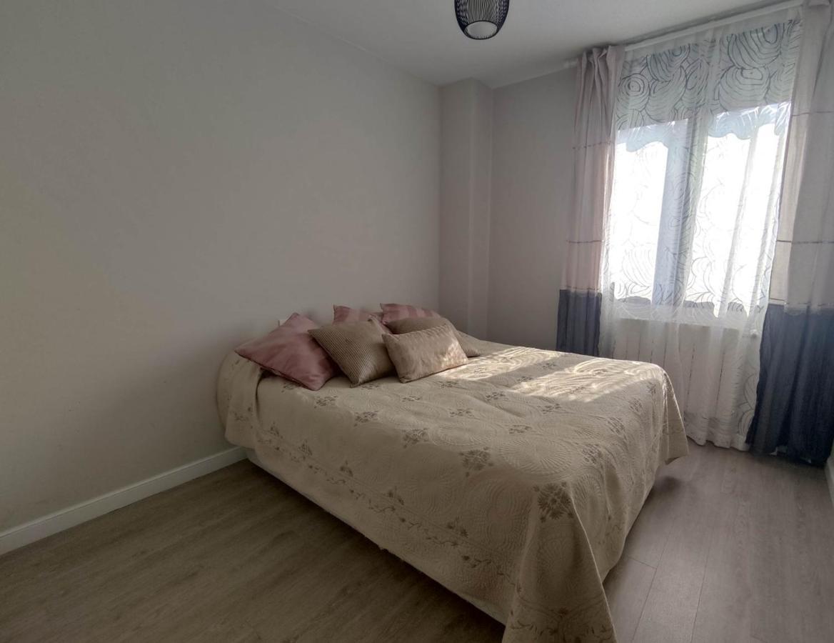 Precioso Apartamento Con Terraza, Pistas De Padel Y Piscinas Leilighet Castro Urdiales Eksteriør bilde