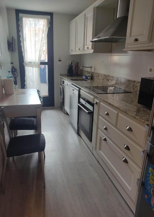 Precioso Apartamento Con Terraza, Pistas De Padel Y Piscinas Leilighet Castro Urdiales Eksteriør bilde