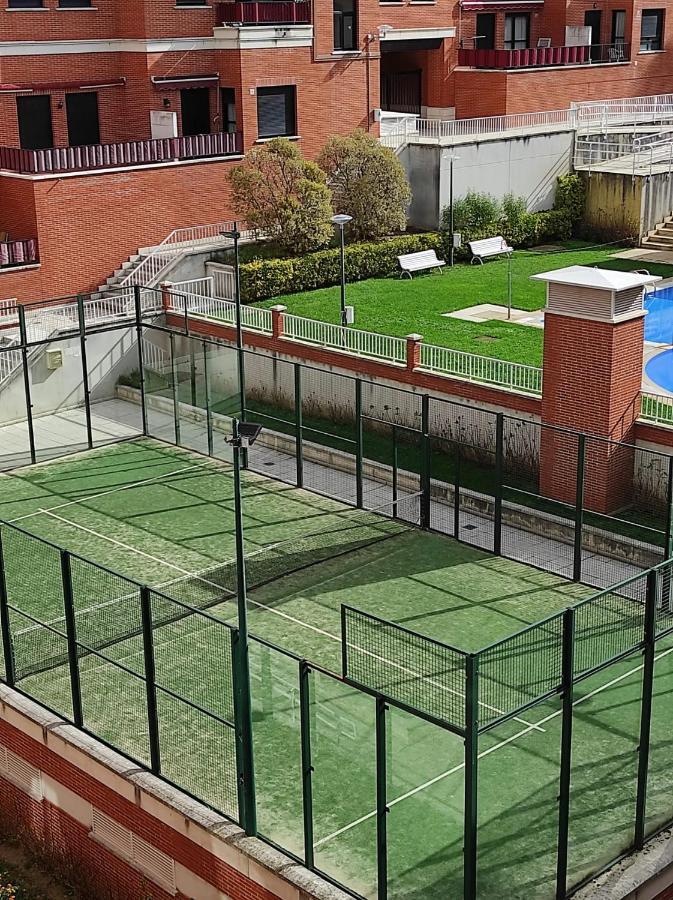 Precioso Apartamento Con Terraza, Pistas De Padel Y Piscinas Leilighet Castro Urdiales Eksteriør bilde