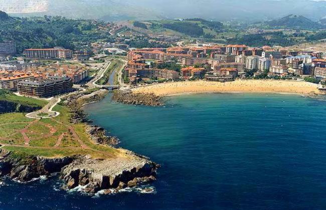 Precioso Apartamento Con Terraza, Pistas De Padel Y Piscinas Leilighet Castro Urdiales Eksteriør bilde
