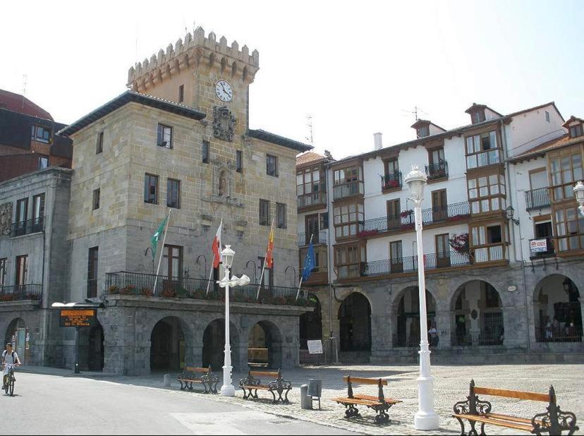Precioso Apartamento Con Terraza, Pistas De Padel Y Piscinas Leilighet Castro Urdiales Eksteriør bilde